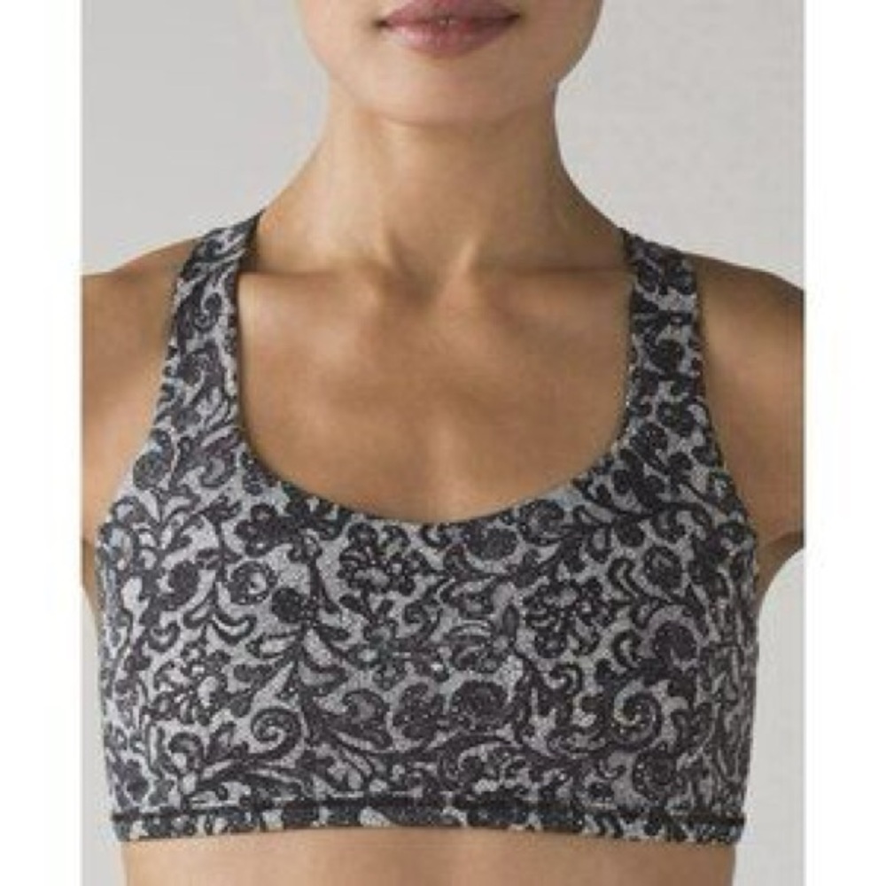 Lululemon Lace Print Criss Cross Sports Bra, Size 8